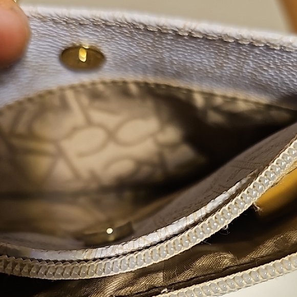 Calvin Klein White Monogram Crossbody Bag - Picture 4 of 5